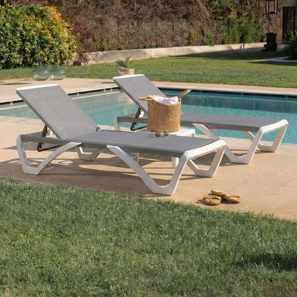 LIEGESTÜHLE COSTA MIT TISCH