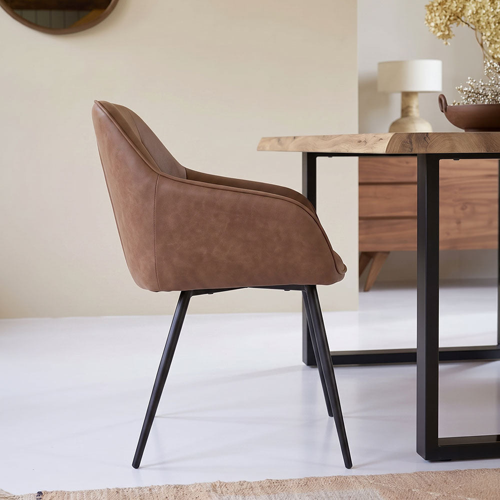 Sibilla – Poltroncina in ecopelle con gambe in acciaio nero