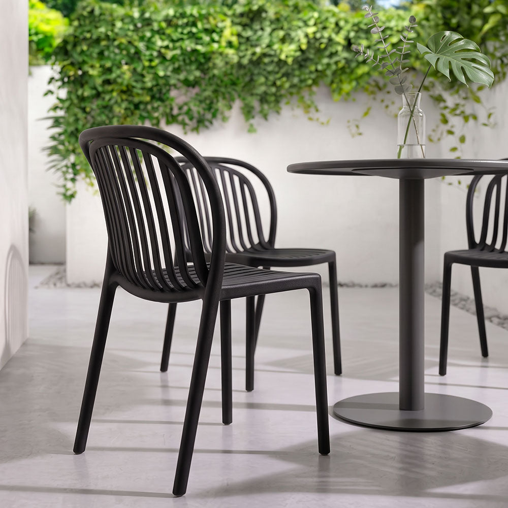 Eloisa – sedia da esterno in resina con struttura a listelli